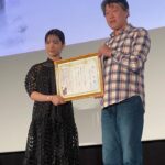Ami Touma Instagram - 今日は3月30日、かがみのお城が閉まる日という事で、「かがみの孤城」フィナーレイベントがありました‼️ 「かがみの孤城」を観てくださった皆さんのベストシーンを知れて、来てくださった皆さんとそれを共有できて、とても楽しい時間を過ごせました🪞 最後には監督から「かがみの孤城」修了証書を頂きました😊 監督のコメントが沢山書かれていてすごく嬉しかったです。 上映はまだ続くので映画を楽しんでいただけると嬉しいです。 #原恵一監督 と お見送りさせていただきました。