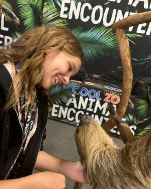 Amie Donald Instagram - Had the fabulous opportunity to meet the Champagne family at @spookalafl convention, who have an animal sanctuary in Ocala, Florida (Champagne’s Critter Sanctuary). They brought in some precious pets and we fell in love with them all. Also got to meet some other precious pets at @spookalafl from Animal Encounters www.cool zoo.org. Such a special weekend 🥰 @coolzooparks