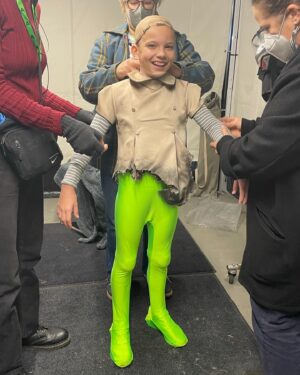Amie Donald Instagram - More BTS … M3gan

@blumhouse @blumhousehorror @meetm3gan @universalpictures 
#m3gan #amiedonald