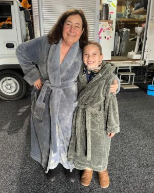 Amie Donald Instagram - More BTS … M3gan

@blumhouse @blumhousehorror @meetm3gan @universalpictures 
#m3gan #amiedonald