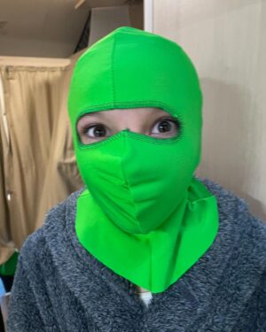 Amie Donald Instagram - Always having fun behind the scenes

#m3gan #meetm3gan @blumhouse @blumhousehorror @meetm3gan @atomicmonster @universalpictures @universalpicturesnz