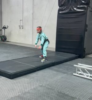 Amie Donald Instagram - Stunt work with the awesome @steve.mcquillan @actionhousenz 

Sweettooth Season 2 Maya Monkey 🐒

#mayamonkeysweettooth #sweettooth @jefflemire @sweettoothnetflix #amiedonald
