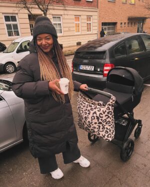 Aminata Touré Instagram - 2023, die Persönliche ✨ 
• Chabizz mit den Liebsten • summervacation • Madrid • Maman • Lara & Beyoncékonzert • Dänemark • Ayra Starr • paar Outfits 2023 • schönstes Ereignis 2023: Tante geworden 😭♥️✨