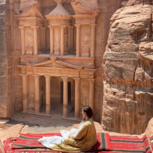 Amira Hilda Douaouda Instagram - One of the most beautiful and inspiring places I've ever been to in my life 😍

 People of Jordan are so welcoming and generous... They love you without expecting anything in return ! 

I'm in love with 🇯🇴 ❤️

#jordan #petra #petrajordan