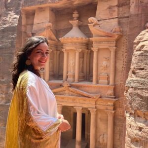 Amira Hilda Douaouda Instagram - One of the most beautiful and inspiring places I've ever been to in my life 😍

 People of Jordan are so welcoming and generous... They love you without expecting anything in return ! 

I'm in love with 🇯🇴 ❤️

#jordan #petra #petrajordan
