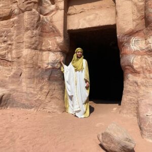 Amira Hilda Douaouda Instagram - One of the most beautiful and inspiring places I've ever been to in my life 😍

 People of Jordan are so welcoming and generous... They love you without expecting anything in return ! 

I'm in love with 🇯🇴 ❤️

#jordan #petra #petrajordan