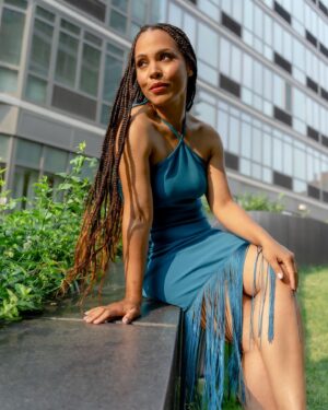 Amirah Vann Instagram - Thank you @nicolemillernyc for highlighting my journey in your Every Woman campaign ♥️ Your clothes always make me feel confident and beautiful! Catch the full interview by tapping the link in my stories. 

Dress @nicolemillernyc • Hair @touchdxtiff / Hair Assistant @anggg_thegreat • Makeup @killahcamz • Photographer @vfpvik (love y’all 🙌🏽)