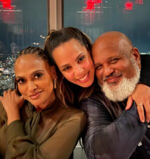 Amirah Vann Instagram - Hold ‘em close ❤️.