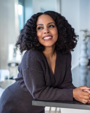 Amirah Vann Instagram - 🤎🤎🤎 “She believed she could so she did” and was blessed to be surrounded by some amazing folks along the way! Let’s go! 

#RSGrey #pourintosomeonetoday #thatpersonmaybeYou 📷 @vfpvik