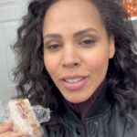Amirah Vann Instagram - Do you eat white bread??? @onyxdollhouse 🤦🏽‍♀️ I still love you though!