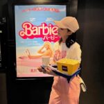 Amisa Miyazaki Instagram - 海外でバービーの映画観る時ピンクのコーデで行くのが流行ってるらしくて、従姉妹とお姉ちゃんの3人でピンクの格好していった😂 #barbie