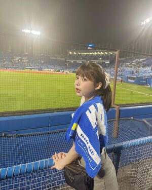Amisa Miyazaki Instagram - 先日、友達に誘われて数年ぶりに野球観戦してきた⚾ 
成人してから行くのは違う楽しみ方があるね🤟
・
このタオルは友達からお借りたよー！
・
ちなみにこの日は、ベイとヤクルトの試合だったけど宮崎さん今ここのファンだよ！って所がないので単純に試合を楽しく観戦してきました🤲