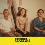 Amparo Noguera Instagram - ¡Por Semana Santa hemos venido a dejar bendecido tu feed! Te compartimos 10 imágenes (stills) de @historiaygeografiafilm 🎬🥸⚔️ Amparo Noguera (@amparo_nogueraoficial) protagoniza esta ácida y divertida sátira sobre la identidad nacional, interpretando a Gioconda Martínez, una actriz de televisión en decadencia que regresa a su ciudad natal para montar una obra de teatro sobre la conquista de Chile. Con un elenco estelar que incluye a Catalina Saavedra (@catalinasaa), Steevens Benjamin (@steevens_benjamin), Pablo Schwarz, Paloma Moreno (@palomamoreno) y Paulina Urrutia (@paulinaurrutia1), "Historia & Geografía" te invita a un viaje irreverente por la historia de Chile, sus mitos y contradicciones. Los esperamos en las salas desde el 18 de abril 🎬 #HistoriaYGeografía