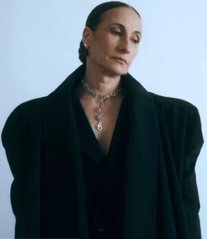 Amparo Noguera Instagram - @dolche.458 para @talisma_joyas foto @ffinat makeup y pelo @michellecaices styling por @santo_herrera_ 🖤