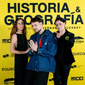 Amparo Noguera Instagram - Así se vivió la Avant Premiere de la película Historia y Geografía 🎨🖌️en @matucana100 

Gioconda Martínez, una recordada actriz de televisión cómica, decide volver a su ciudad natal para montar una obra de teatro sobre la conquista de Chile y recuperar el reconocimiento artístico que creyó haber perdido, pero que nunca tuvo.

Dirige: Bernardo Quesney (@bernardoquesney)
Producen: Equeco (@equecocl)
Auspicia: Gin Proa (@gin.proa), Cerveza Patagonia (@cerveza.patagonia.cl) & Pan Mostacho (@panmostacho)
Distribuye: Storyboard Media (@storyboardm_)
Co-financia: Ministerio de las Culturas, las Artes y el Patrimonio (@culturas_cl)