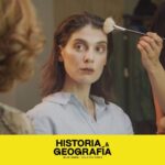 Amparo Noguera Instagram - ¡Por Semana Santa hemos venido a dejar bendecido tu feed! Te compartimos 10 imágenes (stills) de @historiaygeografiafilm 🎬🥸⚔️ Amparo Noguera (@amparo_nogueraoficial) protagoniza esta ácida y divertida sátira sobre la identidad nacional, interpretando a Gioconda Martínez, una actriz de televisión en decadencia que regresa a su ciudad natal para montar una obra de teatro sobre la conquista de Chile. Con un elenco estelar que incluye a Catalina Saavedra (@catalinasaa), Steevens Benjamin (@steevens_benjamin), Pablo Schwarz, Paloma Moreno (@palomamoreno) y Paulina Urrutia (@paulinaurrutia1), "Historia & Geografía" te invita a un viaje irreverente por la historia de Chile, sus mitos y contradicciones. Los esperamos en las salas desde el 18 de abril 🎬 #HistoriaYGeografía