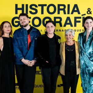Amparo Noguera Instagram - Así se vivió la Avant Premiere de la película Historia y Geografía 🎨🖌️en @matucana100 

Gioconda Martínez, una recordada actriz de televisión cómica, decide volver a su ciudad natal para montar una obra de teatro sobre la conquista de Chile y recuperar el reconocimiento artístico que creyó haber perdido, pero que nunca tuvo.

Dirige: Bernardo Quesney (@bernardoquesney)
Producen: Equeco (@equecocl)
Auspicia: Gin Proa (@gin.proa), Cerveza Patagonia (@cerveza.patagonia.cl) & Pan Mostacho (@panmostacho)
Distribuye: Storyboard Media (@storyboardm_)
Co-financia: Ministerio de las Culturas, las Artes y el Patrimonio (@culturas_cl)