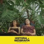Amparo Noguera Instagram - ¡Por Semana Santa hemos venido a dejar bendecido tu feed! Te compartimos 10 imágenes (stills) de @historiaygeografiafilm 🎬🥸⚔️ Amparo Noguera (@amparo_nogueraoficial) protagoniza esta ácida y divertida sátira sobre la identidad nacional, interpretando a Gioconda Martínez, una actriz de televisión en decadencia que regresa a su ciudad natal para montar una obra de teatro sobre la conquista de Chile. Con un elenco estelar que incluye a Catalina Saavedra (@catalinasaa), Steevens Benjamin (@steevens_benjamin), Pablo Schwarz, Paloma Moreno (@palomamoreno) y Paulina Urrutia (@paulinaurrutia1), "Historia & Geografía" te invita a un viaje irreverente por la historia de Chile, sus mitos y contradicciones. Los esperamos en las salas desde el 18 de abril 🎬 #HistoriaYGeografía