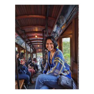 Amrit Kaur Instagram - On an old school train to The Broad Museum and I feel about nine. If old school cars really can make you time travel, I would like to be picked up re: Midnight in Paris lol! 

Got to see a Basquiat and Warhol painting in the flesh for the first time. Every time I look at this Basquiat painting I see a new meaning 🤯