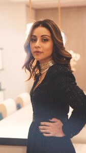 Actress Amrita Puri HD Instagram Photos and Wallpapers July 2024
