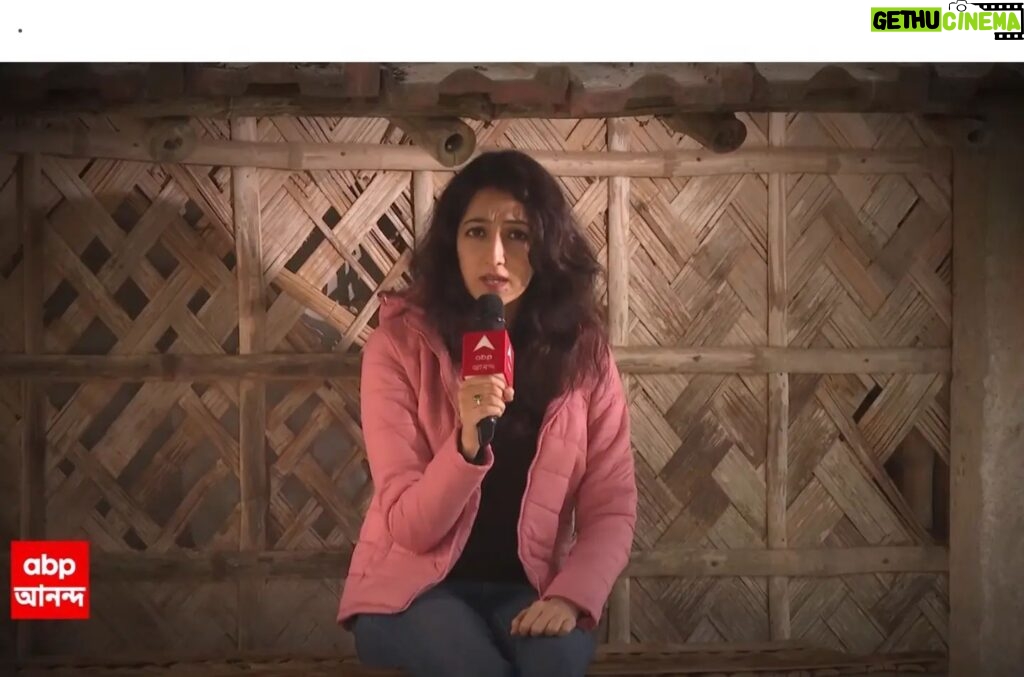 Amrita Chattopadhyay Instagram - Screengrabs from "Tarakar chokhe Taraka Kendro" , for the upcoming vote roaming around Jadavpur Loksobha kendro For @abpanandatv Thank you Moumitadi, Puruda, Atashi and Team ✨ Link in Story #actorslife #anchorslife #anchoring #abpananda