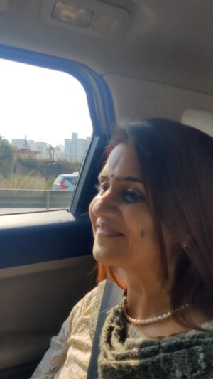 Amruta Subhash Instagram - झोपमोड करून झोपणे😀 
पुनश्च हनिमून प्रयोग
दिनांक २७ जाने संध्या ५ वा.
यशवंतराव चव्हाण, कोथरूड
https://in.bookmyshow.com/plays/punaschya-honeymoon/ET00358923
 Disclaimer: Promotional video विनोदी असला तरी नाटकात फक्त विनोद नाहीत.
#relatable  #traveldairies #husbandandwife
#couples #couplereels  #funny
 #reelkarofeelkaro #reelitfeelit #theatre #phirsehoneymoon #actor #actorslife  #phirsehoneymoon #पुनश्चहनिमून
@amitphalke  @mangaajjii @pooja_phalke @kaushalknight @meerawelankar_official @ashutoshparandkar  @anup.mane.9 @amoghh.pisal @pritish_khandagale @shridhar__dige @digambar.prabhu @sameerhampi @abhinay_parmar_