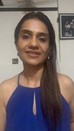 Amruta Subhash Instagram - Hi everyone! Want to tell you about this book I read! Reading has been my favourite thing since childhood. But somehow I missed it due to my hectic schedules and my social media addiction 😊 Thank you @penguinindia for bringing me back to my oldest friends.. books. Reading made me much calmer. I am not quitting it now. That’s a promise I want to make to myself New year resolutions already started 🥰Hope I can keep this promise. Love and calmness. #penguinreadingroom #books #ilovebooks #strangesallydiamond #liznugent @liznugentwriter