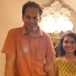 Amruta Subhash Instagram - So @sandeshkulkarni.small.s we forgot this anniversary too😃 We both have been forgetting our anniversary date since our first anniversary 😃 Today also we had forgotten but thanks to our friends who wished us we suddenly remembered.. it’s a joke for us now. But we are ok forgetting the date as far as we haven’t forgotten the love. So folks normally it’s the man who asks the woman but let me tell you all it’s me who asked this man . The first picture is from our play but that’s what I feel for him. Not on our fight days🤣 but most of the days😃The photos are clicked by loving friends and the photos from the play are sent by a loving audience. These friends and these audience make us rich❤️ We are a rich couple. May this richness ripen 🥰 आम्ही आमच्या लग्नाचा पहिला वाढदिवस पण विसरलो होतो. आम्हा दोघांच्या आयांनी आम्हाला आठवण केली होती. आजही विसरलो पण अनेक प्रेमाच्या माणसांनी आठवण केली.अनेक नात्यांमधे नवरा बायकोला विचारतो लग्नाचं पण आमच्या नात्यात मी विचारलं 😃 अगदी फोटोतल्यासारखं गुडघ्यांवर बसून नाही बरं का! फोटो नाटकातला आहे😃 पण त्या फोटतली भावना मात्र खरी आहे. मला भांडणाचे दिवस सोडले तर त्याच्याविषयी हेच वाटतं मनापासून. इतक्या वर्षांनंतर आजही आम्ही पुन्हा वाढदिवस विसरलो पण प्रेम विसरलो नाही ना मग झालं तर🤗🤗 फोटो आमच्यावर प्रेम करणाऱ्या वेगवेगळ्या मित्रमैत्रिणिंनी काढले आहेत.. नाटकातले फोटो नाटक खूप आवडलेल्या एका प्रेक्षकानं पाठवले आहेत. असे दोस्त आणि असे प्रेक्षक ही आमच्या नात्याची श्रीमंती आहे❤️