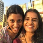 Amruta Subhash Instagram - Thank you for the love koko. Thank you for some of the best days of my life. I have always loved your talent from a distance. Seema gave me an opportunity to come closer to you not only as a director but as a person. While others are debating whether you are a better actor or a director.. l think you are both and much much more than that. That more is rare koko. After all these years in the industry I have seen many successful people but very few gave that ‘more’ that l am talking about.. how do I put that ‘more’ in words.. Thank for your unconditional love. Your large heart. I know very few people in Hindi industry.Even before #luststories2 came out I have seen you in some parties going out of your way and introducing me to some amazing people with so much affection. And in these parties sometimes there comes a time when you are alone and lost..In those times you have appeared from nowhere and asked me”Amruta are you ok? You want something.. come let’s dance!” The dance has begun koko.. yes..let’s dance! या क्षेत्रात येण्याच्या आधीपासून मी तिला पहात आले आहे. मिस्टर एंड मिसेस अय्यर पहिला आणि तिच्या प्रेमात पडले. तेव्हापासून तिच्याबरोबर काम करायचं स्वप्नंअखेर आयुष्यानं पुरं केलं. आत्ता लस्ट स्टोरीज तिनं दिग्दर्शित केलेल्या चित्रपटाचा भाग होताना जाणवलं, ती उत्तम अभिनेत्री आहे, दिग्दर्शिका आहे, त्याहूनही उत्तम माणूस आहे. मला नेहमीच प्रोजेक्ट्स पेक्षा माणसं महत्त्वाची वाटत आली आहेत. त्यामुळे एखादंप्रोजेक्ट खूप यशस्वी होऊनही जर त्या माणसांशी जुळलं नाही तर हिरमुसायला होतं. लस्ट स्टोरीज काल नेटफ्लिक्स वर रिलीज झाल्यापासून त्यातल्या आमच्या कथेला कालपासून इतकं प्रेम मिळतं आहे याच्या आनंदाइतकाच कोंकणासारखं माणूस आयुष्यात आलं साचा आनंद मोठा आहे. मी मराठीत जास्त काम केलं असल्यानं हिंदीतली फार कमी माणसं मला माहीत आहेत. कुठल्याही हिंदीतल्या पार्टयांना गेलं की मला फारशी माणसं माहीतीची नसतात. कोंकणा अशावेळांना माझा हात हातात घेऊन मला ओढत कुठेशी नेते आणि कुणाकुणाला माझ्याविषयी भरभरून काही सांगत रहाते. मधेच मी कुणाशी काय बोलावं हे न सुचून बाजूला उभं राहून माणसांना निरखत असते तेव्हा ही कुठुनशी अवतरते आणि विचारते,”ठीक आहेस ना? चल थोडा वेळ डान्स करुया?” डान्स सुरु झाला आहे कोको! खूप मजा येते आहे.. येत रहाणार आहे❤️ @konkona #luststories2 @netflix_in