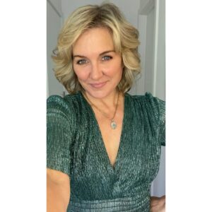 Amy Carlson Instagram - Happy Summer. Green.