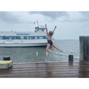 Amy Carlson Instagram - I believe in subtle goodbyes. 

“Wait! Don’t leave!”
#fireisland #dunewood #goodbyemom 
#goodbyes