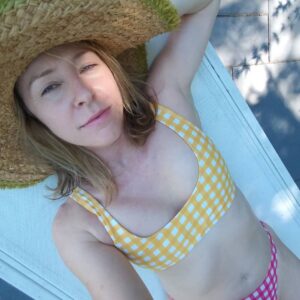 Amy Hargreaves Instagram - Slept through national selfie day 😞

#sunscreen