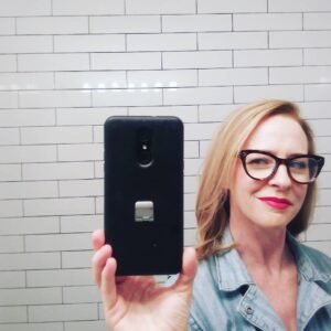 Amy Hargreaves Instagram - Men seldom make passes etc etc

#Friday
#Glasses
#DorothyParker