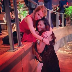 Amy Hargreaves Instagram - Late night catching up
with this love
#SaritaChoudhury
at the #Stillwater premiere

We met and immediately
clicked on @sho_homeland
and never looked back ❤