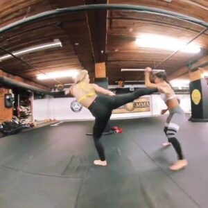 Amy Johnston Instagram - 𝟑, 𝟐, 𝟏…𝐀𝐂𝐓𝐈𝐎𝐍🥊

Getting it in when we can with my girl @taramacken 

Thanks @dan_rizzuto for giving us some goodies to play with!! This was a quick 10 min, there's more to come🔥

@lionsmmavancity you all rock✌️Love this place!