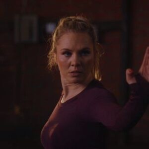 Amy Johnston Instagram - Playtime 🧡 Happy Friday! 

🎥@philclackler 

#martialarts
#martialartist #kicks #punches #actress #stuntwoman #actionactress