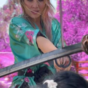 Amy Johnston Instagram - BTS clips from something coming soon with @bgirlpeppa @shauncharneyofficial @iwilliamspencer ❤️ 
🎥 phone fu @iwilliamspencer 

I've always wanted to create a fast stylistic sword fight like this with the queen herself Pei!!! Seriously enjoyed this and hope you will too 😻