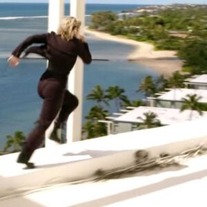 Amy Johnston Instagram - Just a casual stroll on the rooftops in Hawaii with my girl @thehayleywright for #magnumpi 
Love doubling the badass @perdita_weeks_
💪
Thanks to the incredible stunt team for always keeping us safe and making us look good💗This was such a fun day!🔥🙏