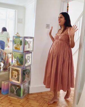 Amy Maghera Instagram - Thank you to my family for organising my baby shower aghhhhh - (which went on until 3am! 😁) And a shout out to my big sis @sh4r4n.b for heading it! 💕What a month it’s been of wedding celebrations, honeymooning and now celebrating and getting ready for our little life growing inside. I am so grateful! 🥲🙏🏼❤️🤰🏽