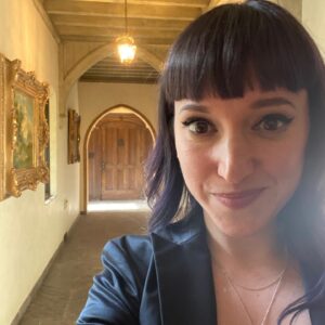 Amy Shira Teitel Instagram - Had a shoot yesterday in what felt like an ancient castle, and it also had a full bar? There was a harp in the living room and tapestries everywhere! It was amazing and I wanted to just poke around the house for hours but, you know, politeness and respect and all that fun stuff. #author #tv