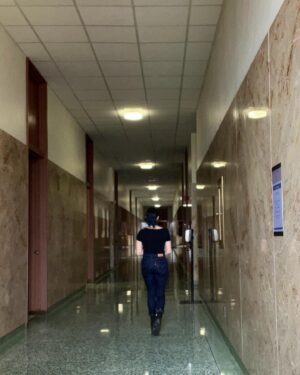 Amy Shira Teitel Instagram - I’m OBSESSED with how gorgeous the Eisenhower Library is. It’s all marble, and apparently hand cleaned every two years. This is the hallway from the reading room to the bathroom… Even the bathroom is gorgeous! The lobby just feels amazing.  #ikelibrary #ilikeike