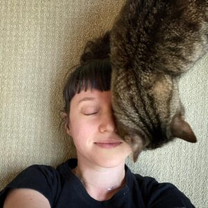 Amy Shira Teitel Instagram - Kitty headbutts are the perfect cure for “trying to squish a lot of research into a coherent overview” headache. Thanks, Pete! #catsofinstagram #catlady #author