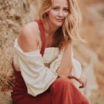Amy Acker Instagram - Happy Thursday! A couple more from @patrick_xiong 😍 💄@makeupbyjlin styling @__amber_sherry__