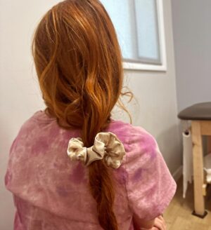 Amy Davidson Instagram - It's been a challenging 72 hours to say the least. I talk about it in the next slide. 

Here's what I'm grateful for: the sweetest son, the fact this kiddo got to trick-or-treat, caring and kind doctors, medicine, advanced technology, a calm and comforting Pediatrician who did not let the ER doctor scare us… Lennox is totally fine. We had a scare but we are past it. This kid is back at school and ready for November! It's November! 🤪😅 Check out the beautiful hairstyles Len created for me while we waited in his pediatricians office.😉💈👩🏻‍🦰