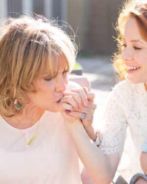 Amy Davidson Instagram - Happy Mother’s Day to all the amazing moms out there, and especially to mine…So lucky and blessed that you are ours. I love you, Tuni!🩷💜♥️