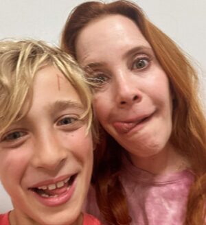 Amy Davidson Instagram - It's been a challenging 72 hours to say the least. I talk about it in the next slide. 

Here's what I'm grateful for: the sweetest son, the fact this kiddo got to trick-or-treat, caring and kind doctors, medicine, advanced technology, a calm and comforting Pediatrician who did not let the ER doctor scare us… Lennox is totally fine. We had a scare but we are past it. This kid is back at school and ready for November! It's November! 🤪😅 Check out the beautiful hairstyles Len created for me while we waited in his pediatricians office.😉💈👩🏻‍🦰