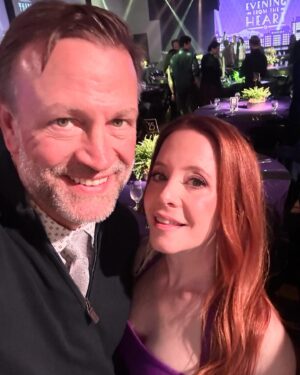 Amy Davidson Instagram - I rewrote this caption in my head a few times yesterday, and to be honest, my thoughts are still jumbled… What @yasbeckamy has created with the @johnritterfoundation and the work they are doing for aortic awareness is mind blowing. The lives the foundation is saving and the family units they are helping to stay intact is nothing short of extraordinary…And still, John is not here. John’s death was the catalyst for a foundation that continues to educate people and bring to light aorta health and awareness. John’s death has saved so many lives…Aortic dissections do NOT have to be a death sentence. 🙌🏻 But for John, it was… And if he knew the impact he would be making now, I truly believe he wouldn’t have had it any other way. Such bitter sweet feelings. So many emotions. 

The gala and silent auction raised so much money for the John Ritter foundation!! 👏🏻👏🏻 It was an honor to be on the auction committee amongst the amazing group of dedicated humans.  Thank you, Meredith, Amy and Jenn! Cheers to continuing to raise awareness and lots and lots of donations!!💜💜💜

I love you, John. I miss you. ♥️

Styling @curatedbysusansiegel 
Makeup @virtueandvixen 
Hair @lindsaytara28