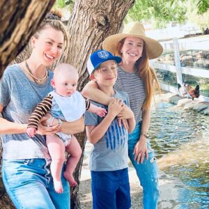 Amy Davidson Instagram - A day at the barn equals a great day! Thank you, Kales. I think it’s safe to say the kids had fun! 😄🐴🥕🐷🐮🦆🐓And Tildy…👶🏼 you are soooo delicious, baby girl!💕💕