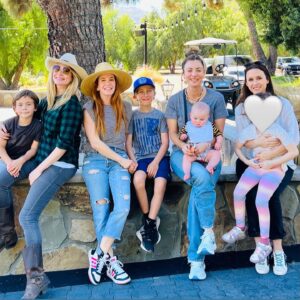 Amy Davidson Instagram - A day at the barn equals a great day! Thank you, Kales. I think it’s safe to say the kids had fun! 😄🐴🥕🐷🐮🦆🐓And Tildy…👶🏼 you are soooo delicious, baby girl!💕💕