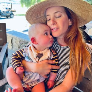 Amy Davidson Instagram - A day at the barn equals a great day! Thank you, Kales. I think it’s safe to say the kids had fun! 😄🐴🥕🐷🐮🦆🐓And Tildy…👶🏼 you are soooo delicious, baby girl!💕💕